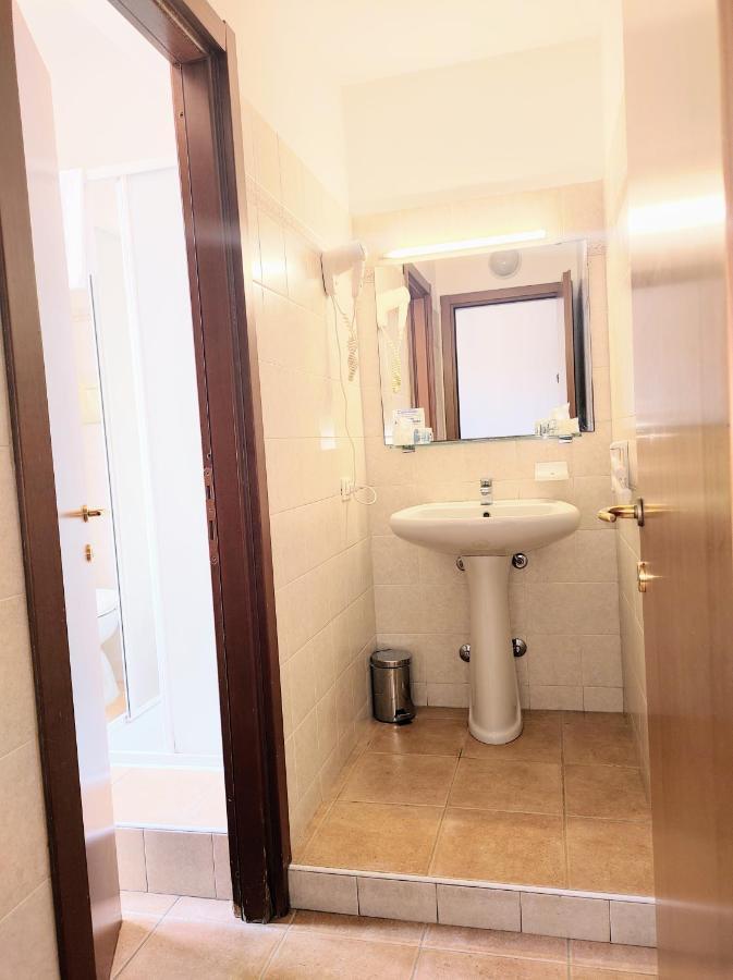 Hotel Nuovo Rondo Сесто Сан Джовани Екстериор снимка