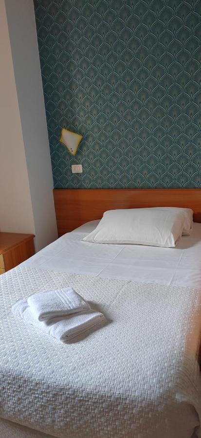 Hotel Nuovo Rondo Сесто Сан Джовани Екстериор снимка