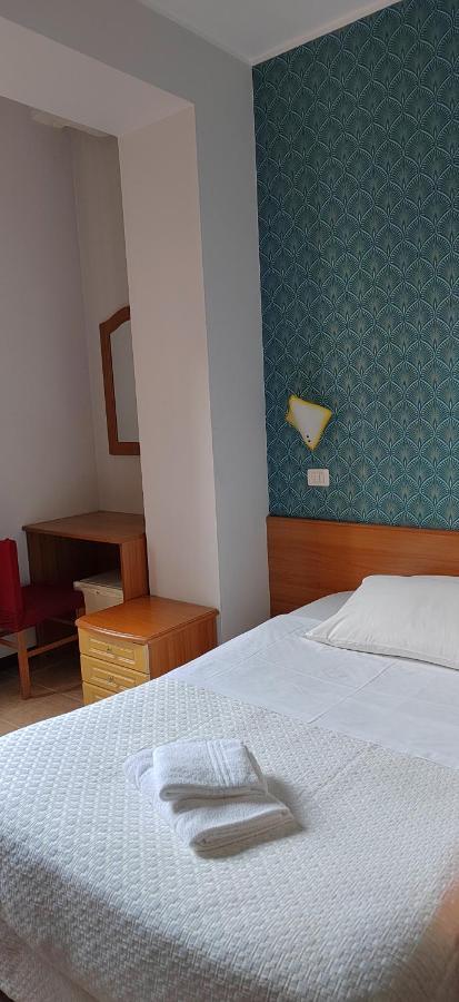 Hotel Nuovo Rondo Сесто Сан Джовани Екстериор снимка
