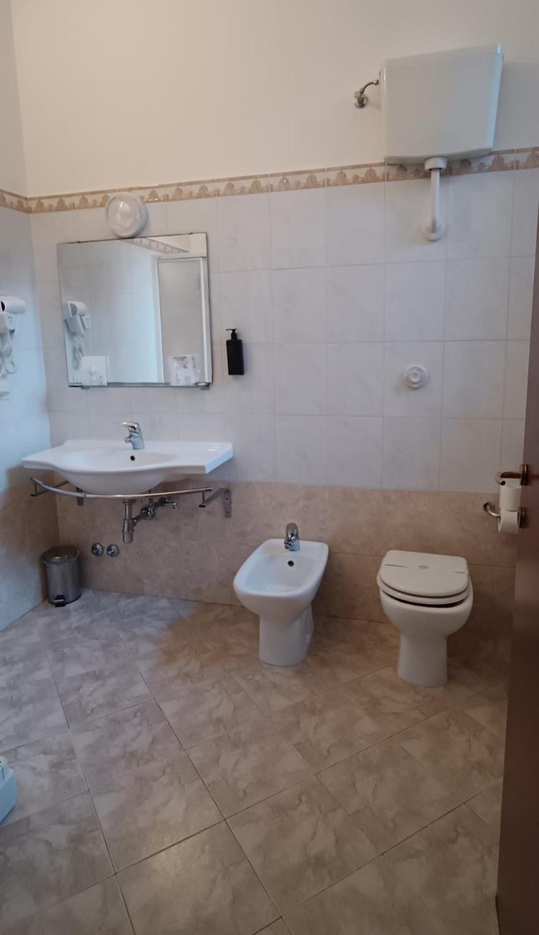 Hotel Nuovo Rondo Сесто Сан Джовани Екстериор снимка