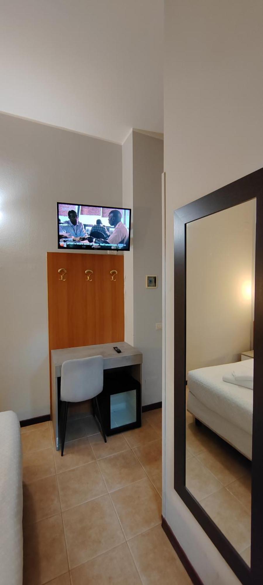 Hotel Nuovo Rondo Сесто Сан Джовани Екстериор снимка