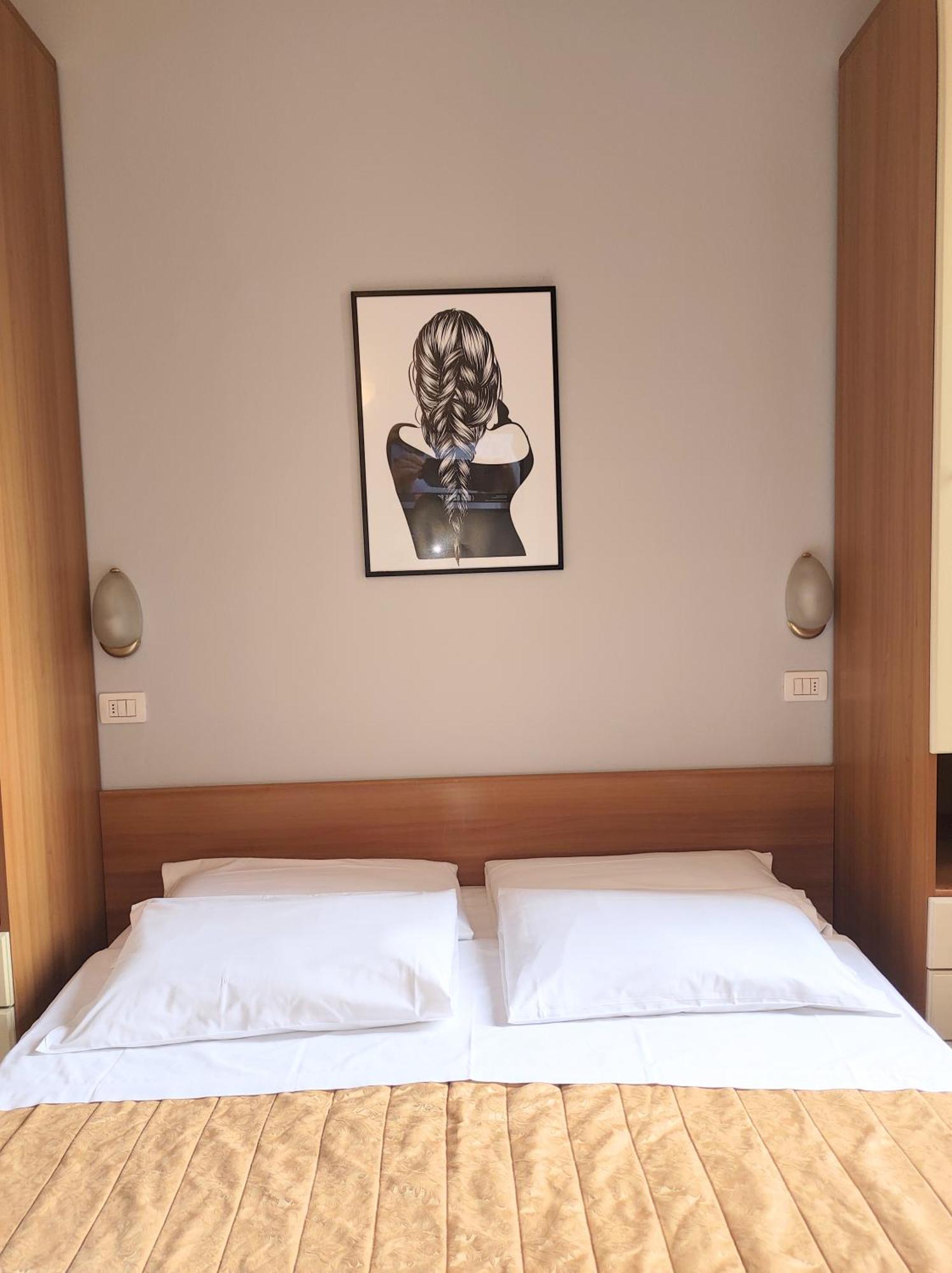 Hotel Nuovo Rondo Сесто Сан Джовани Стая снимка